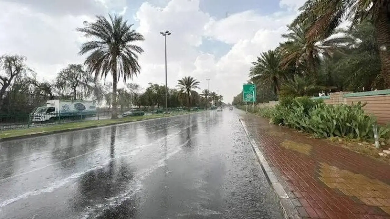 أمطار مفاجئة تضرب القاهرة والجيزة وسط أجواء حارة